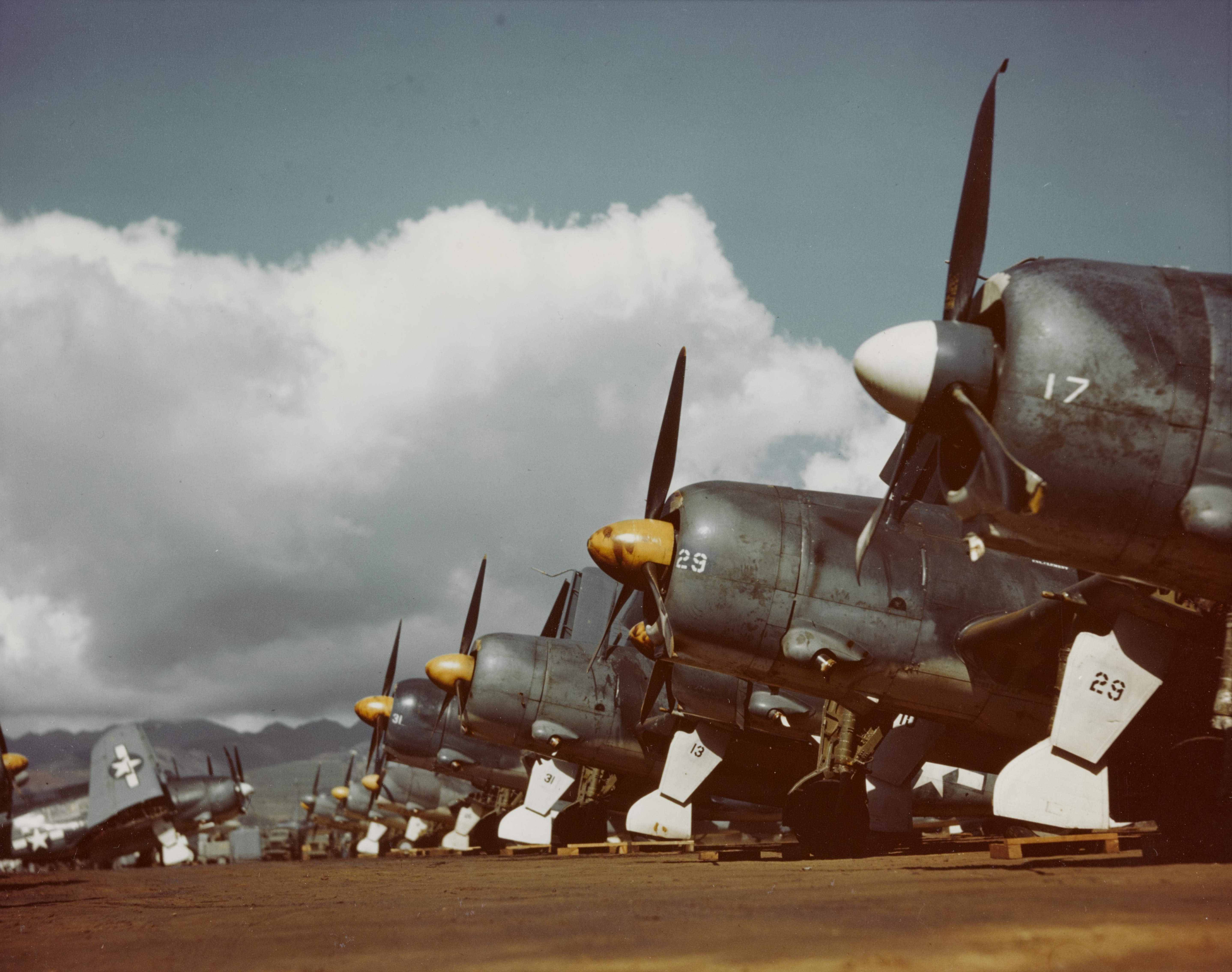 CURTISS SB2C HELLDIVERS